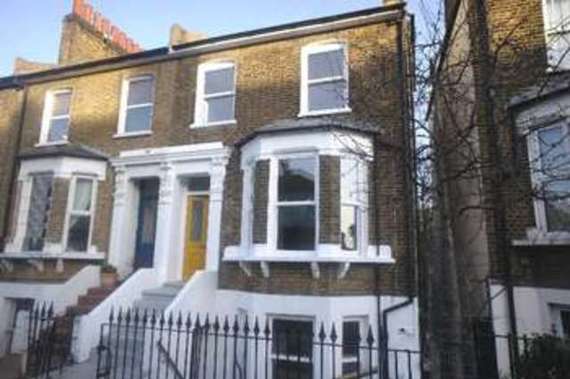 2 bedroom Flat for s...